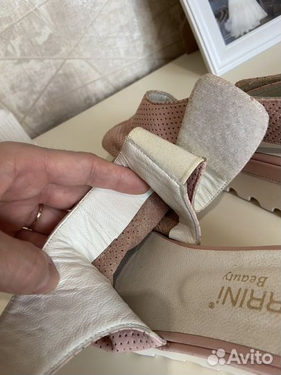 Сандалии zara