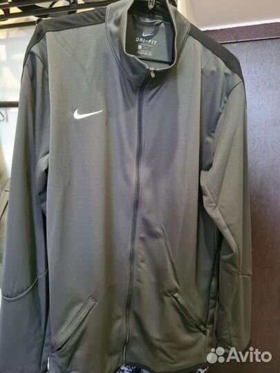 Спортивная куртка Nike(L)