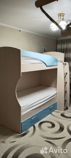 Детская двухьярусная кровать