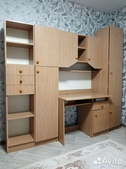 Детская стенка со столом