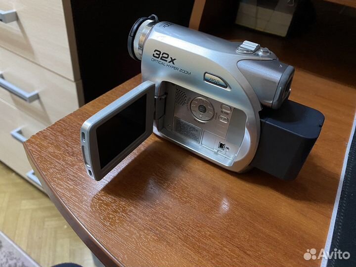 Видеокамера ivc GR-D340E