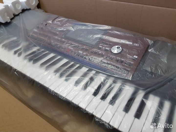 Синтезатор Korg Pa700 Новый