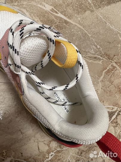 Кроссовки женские