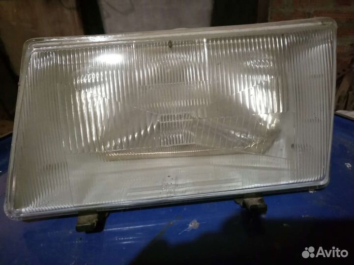 Фара левая Иж 2126