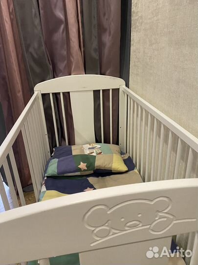 Детская кроватка с матрасом