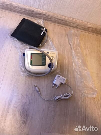 Автоматический тонометр AND UA-777