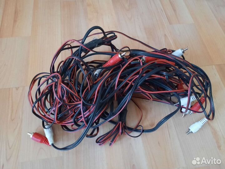 Сабвуфер и колонки от кинотеатра BBK