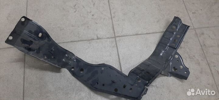 Кронштейн фары Л. Toyota Highlander II/2015