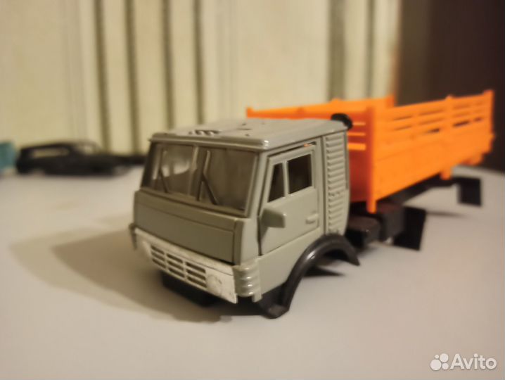 Запчасти машинок 1:43 камаз москвич
