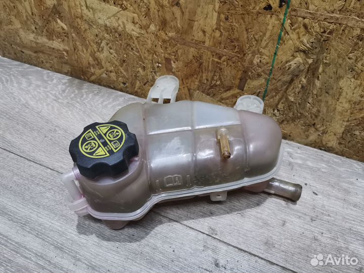 Расширительный бачок Chevrolet Aveo T300