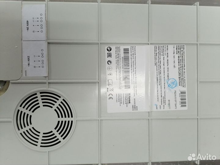 Индукционная варочная панель Hansa белая