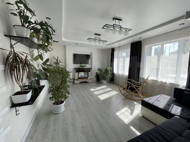 Дом 204 м² на участке 11 сот.