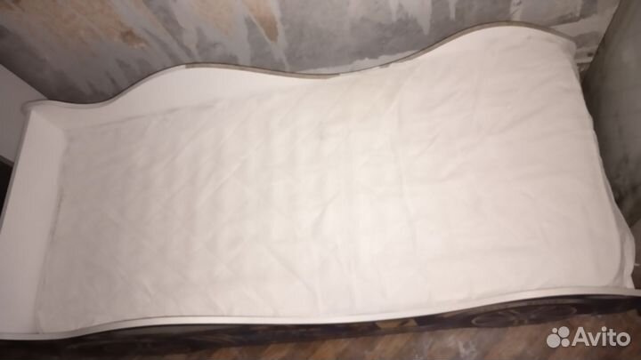 Детская кровать машина бу с матрасом