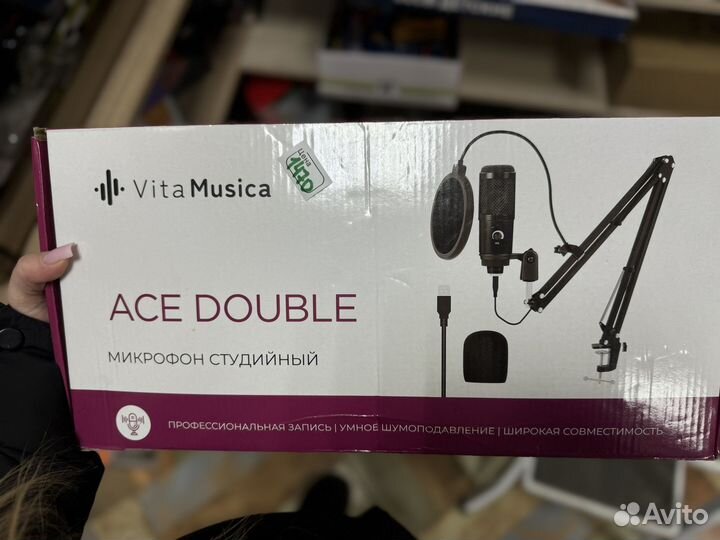 Студийный микрофон новый