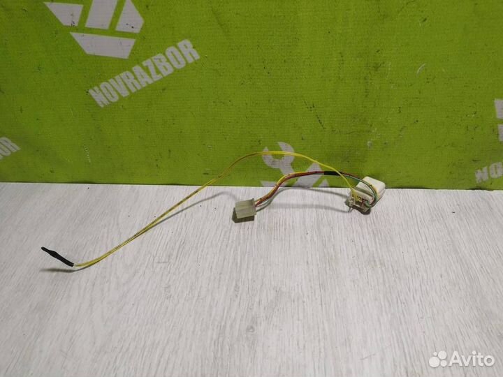 Датчик температуры Митсубиси Лансер 10