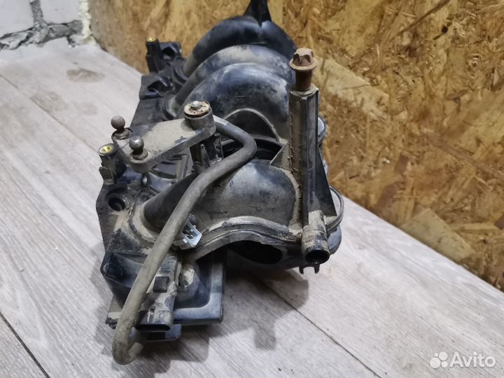 Впускной коллектор Renault Symbol