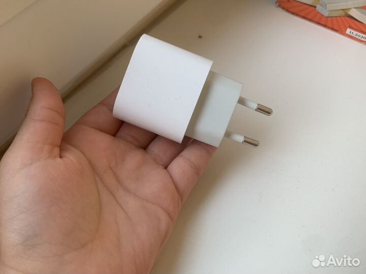 Зарядное устройство на iPhone