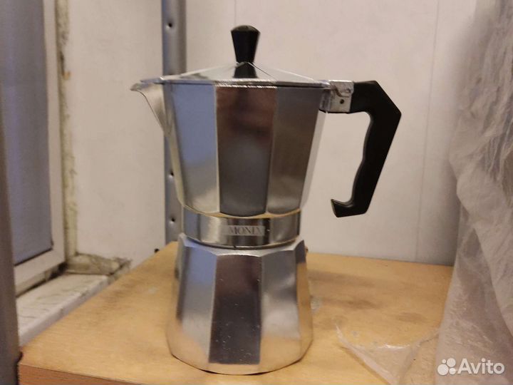 Гейзерная кофеварка Monix Vitro Expres