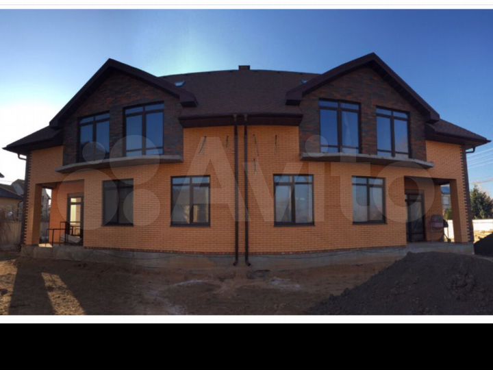 Коттедж 205 м² на участке 4 сот.