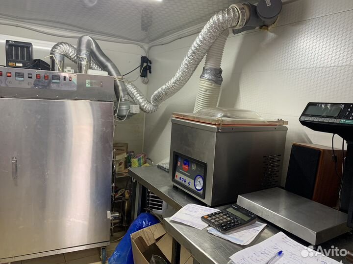 Мясной цех для мясных изделий. Мясные чипсы