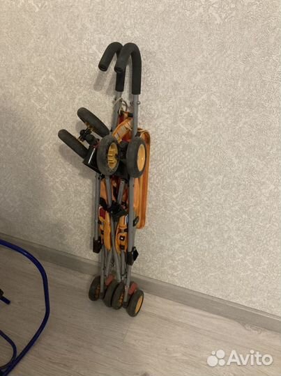 Детская коляска и санки