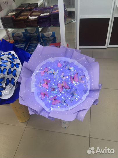 Светящийся букет из 15 бабочек