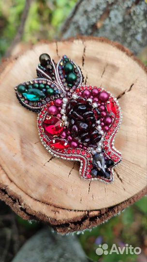 Брошь гранат