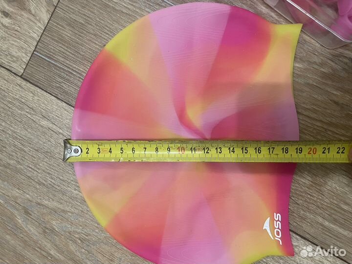 Очки и шапочка для плавания