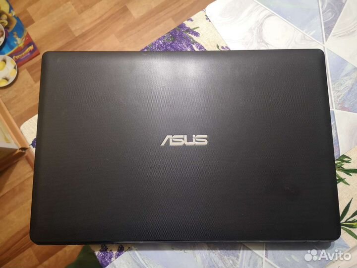 Ноутбук Asus F552C на i3 с видюхой 2 гига