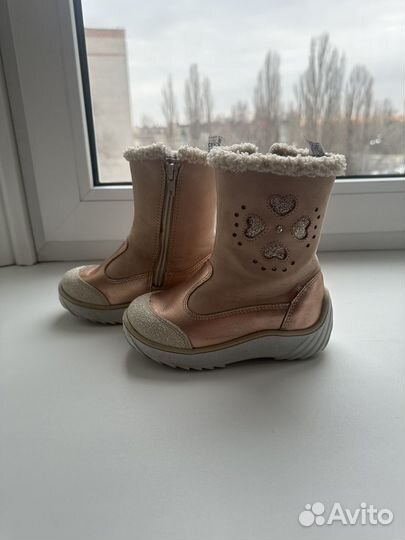 Продам зимние сапоги 24 размера