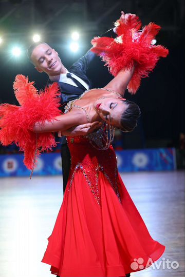 Пошив одежды для спортивных бальных танцев