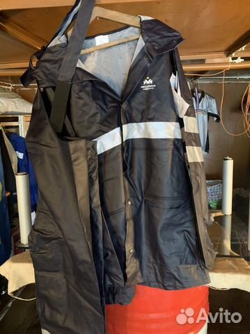 Плащи. Костюмы от воды