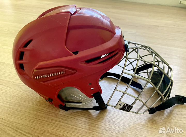 Хоккейный шлем