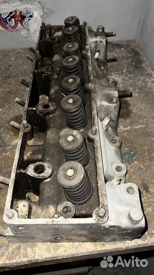 Головка двигателя