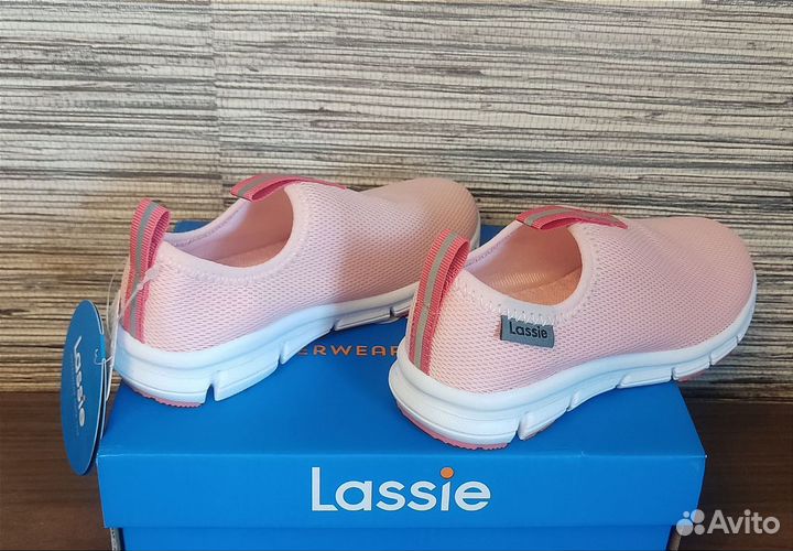 Новые кроссовки Lassie для девочек