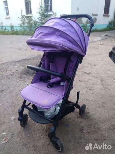 Прогулочная коляска новая
