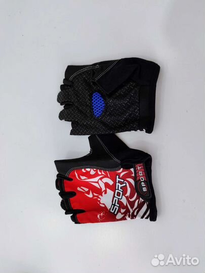 Спортивные перчатки