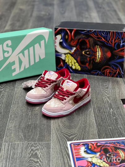 Nike SB dunk low Strangelove