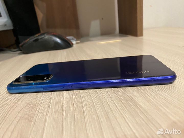 Телефон Vivo y20