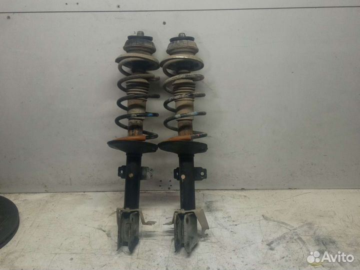 Стойка передняя Renault Daster 1.6 2019 г