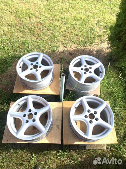 Автомобильные литые диски R15 7Jx15H2 ET35