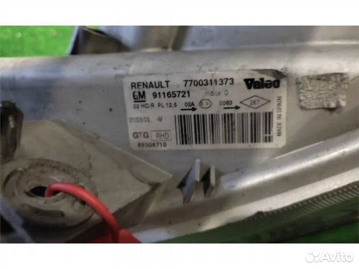 Фара левая Renault Trafic 2003