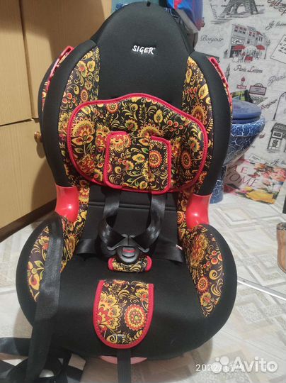 Автомобильное кресло