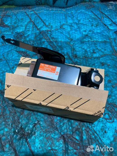 Блок управления впрыском Lexus Lx570