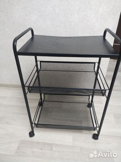 Этажерка на колесиках