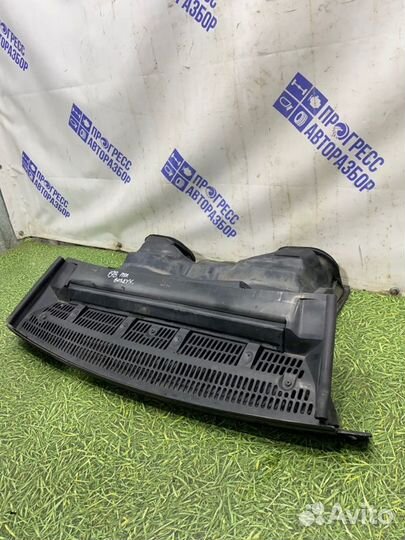 Корпус воздушного фильтра передний Land Rover