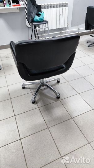 Парикмахерское кресло бу