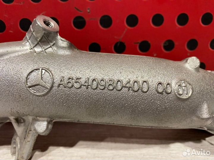 Патрубок интеркулера Mercedes-Benz E-Class W213