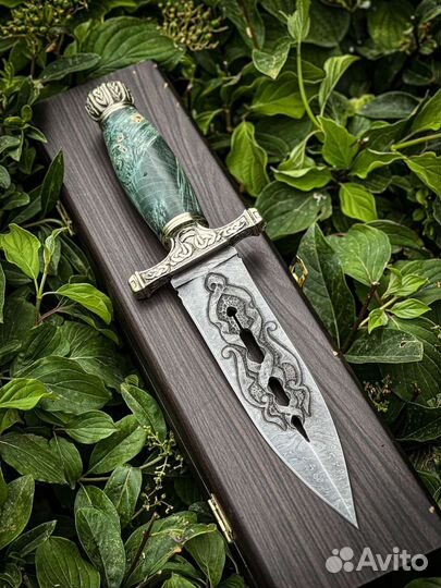 Нож из дамасской стали