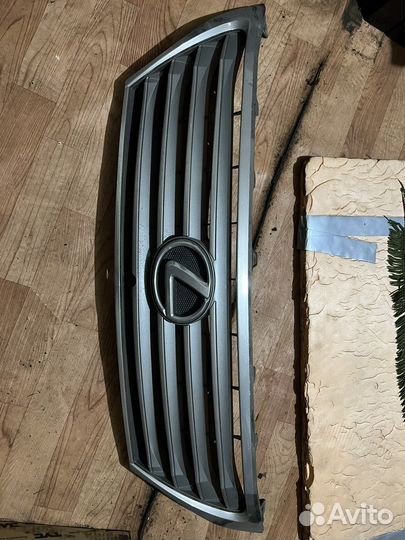 Решетка радиатора Лексус LX 570 б.у